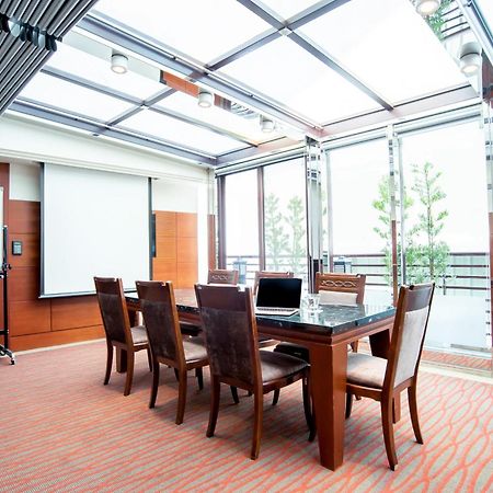 Hotel Dion Taichung Extérieur photo