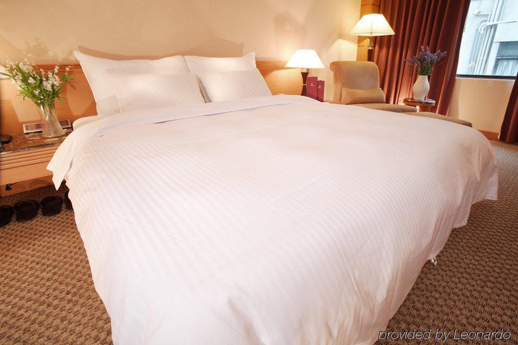 Hotel Dion Taichung Extérieur photo