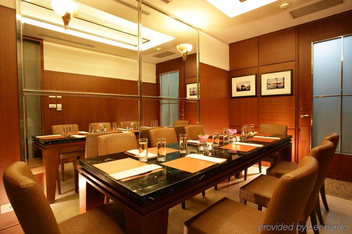 Hotel Dion Taichung Extérieur photo