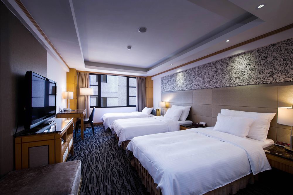 Hotel Dion Taichung Extérieur photo